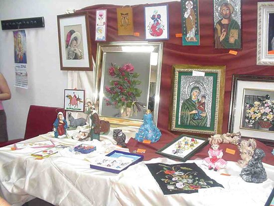 Bailes, exposiciones y excursiones conforman el programa de las fiestas para la tercera edad que se celebran estos das, Foto 1