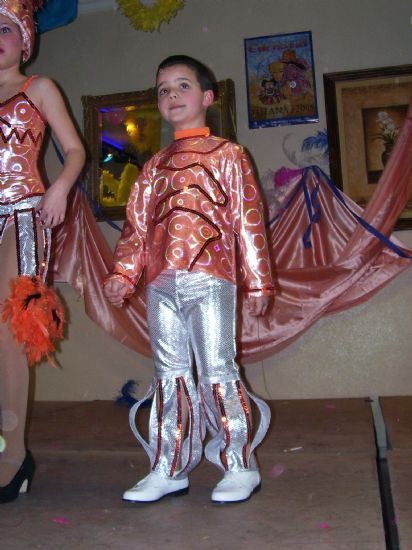 En torno a 300 personas participaron en la comida con la que se dio el pistoletazo de salida a los actos del Carnaval 2006, Foto 2