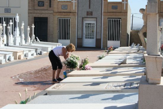 Las flores llenaron el cementerio municipal Nuestra Seora del Carmen con motivo de la festividad de Todos los Santos, Foto 3