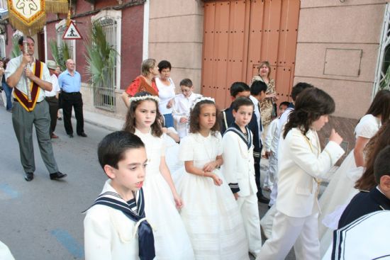 Muchos nios y nias de Primera Comunin tomaron parte en la procesin del Corpus Christi celebrada el pasado domingo, Foto 1