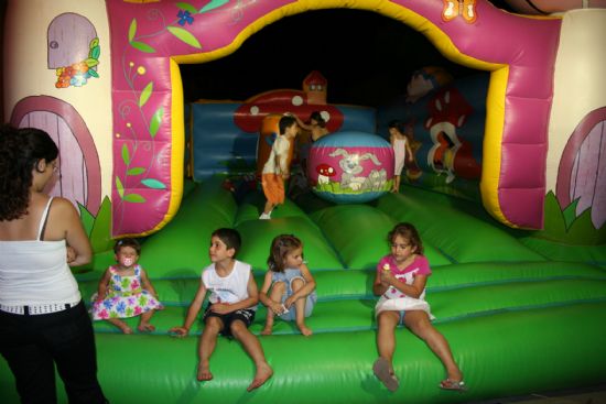 Vecinos y visitantes disfrutaron en las fiestas de los barrios Olmpico, Las Peras, Triptolemos y La Estacin, Foto 3