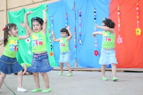 Los escolares despiden el curso con sus fiestas, Foto 2