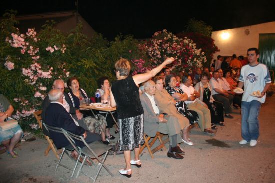 Los vecinos del barrio de San Juan del Paret�n disfrutaron de sus fiestas, Foto 2