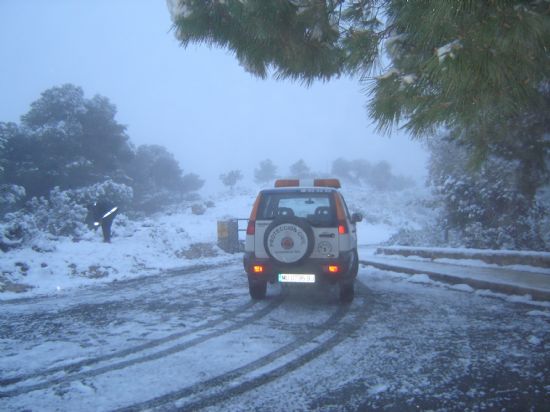 La nieve hizo su aparicin en Sierra Espua, Foto 3