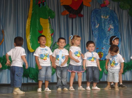 Los ms pequeos tambin celebran sus fiestas de final de curso, Foto 1