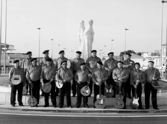 Los Boinas Boys han sacado a la luz su primer trabajo musical con el nombre de Amigos para siempre, Foto 1