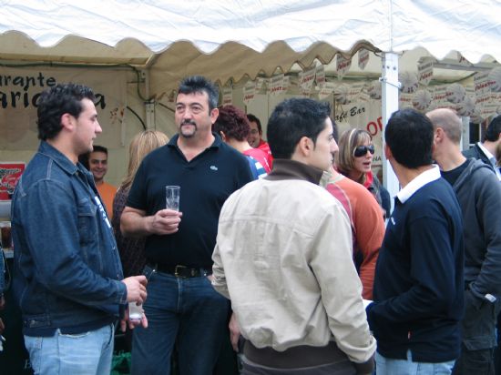 La Feria de Día se convierte estos días en el centro de reunión de vecinos y visitantes para tomarse algo, Foto 2