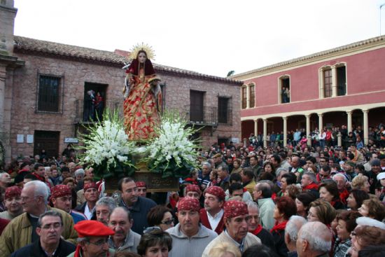 Santa Eulalia de Mrida baj el 8 de diciembre desde su ermita acompaada por alrededor de 10.000 personas, Foto 3