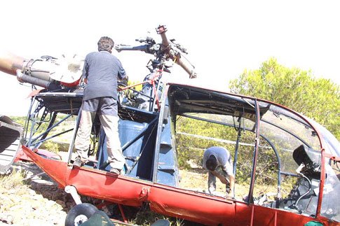 Aparatoso traslado del helicptero del 112 que sufri un accidente la semana pasada en la zona de Los Mortolitos , Foto 2