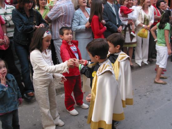 El pueblo se lanz a la calle en el desfile de los Sardineros que llen de alegra y msica las calles de Totana, Foto 2