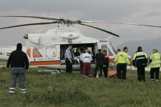 Una mujer resulta herida al ser arrollada por un tren de cercanas a un kilmetro de la estacin de Totana, Foto 1