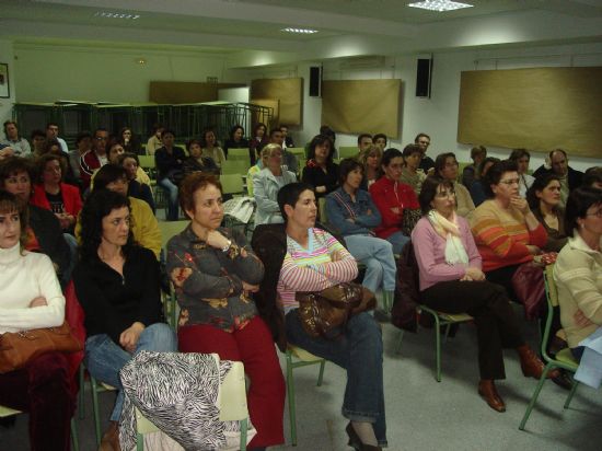 El IES Juan Cierva celebr una charla sobre el acoso escolar el pasado jueves 16 marzo, Foto 1