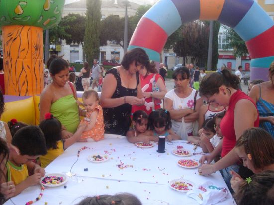 Los ms pequeos se lo pasaron en grande con las actividades organizadas para ellos con motivo de las fiestas de Santiago, Foto 1
