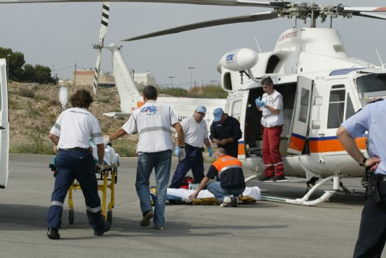 Fallecen dos mujeres al ser atropelladas por un turismo en la Avenida Juan Carlos I de la localidad, Foto 1