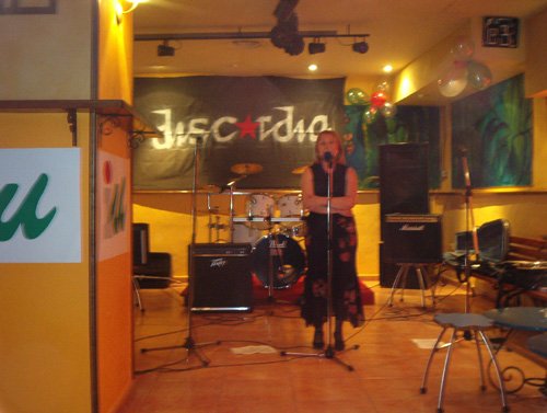 IU distribuye su programa electoral en tres grandes bloques:desarrollo econmico, administrativo y rea social, Foto 1