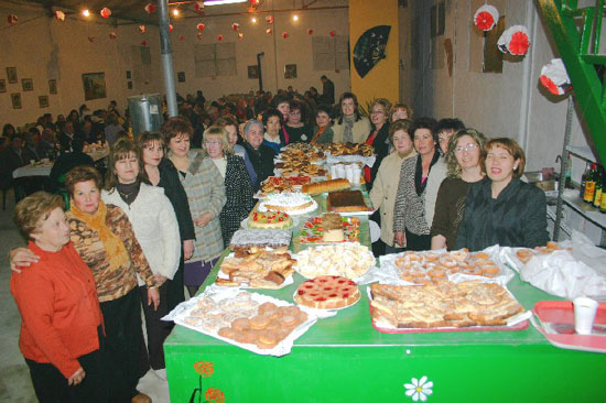 La Asociación de Amas de Casa de la pedanía de Lébor celebró una cena de convivencia, Foto 4