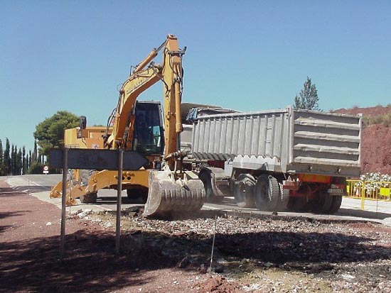 La rotonda de acceso al santuario de La Santa estar finalizada a mediados del mes de agosto, Foto 1