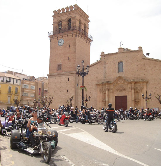 El rugido de numerosas motos inunda la localidad, Foto 1