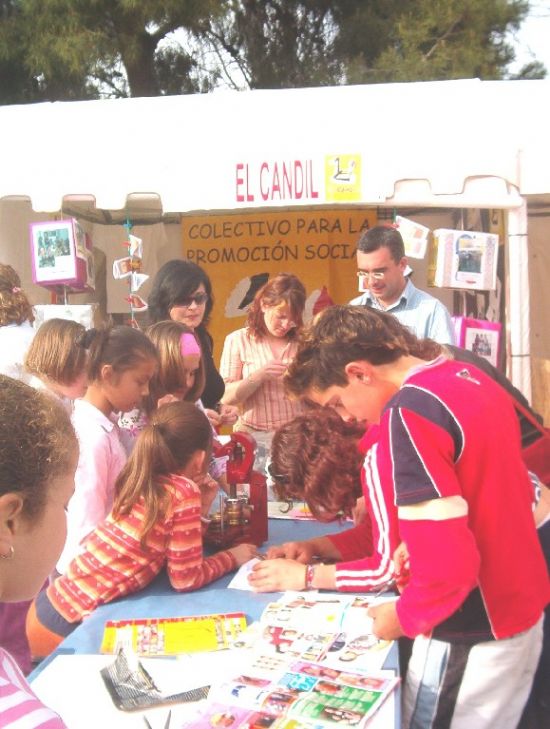 Una treintena de colectivos participaron en la Aldea de las Asociaciones de Totana, Foto 4