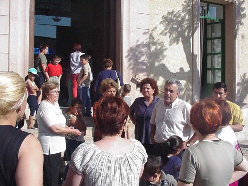 Padres de alumnos del colegio San José exigieron la retirada de la torre de telefonía móvil ubicada en las inmediaciones del centro, Foto 2