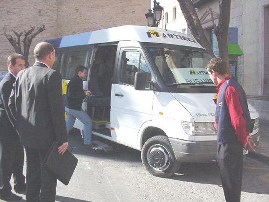 El autobs que realiza el servicio de transporte urbano ser reemplazado por un vehculo de menores dimensiones, Foto 2