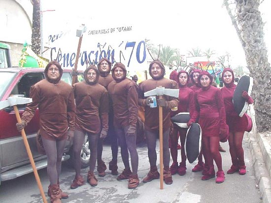 El desfile del Carnaval de adultos llena de colorido las calles de Totana, Foto 4