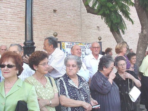Numerosos vecinos participaron el pasado domingo en la procesin del Corpus Christi, Foto 1