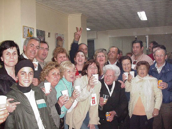 El PSOE de Totana celebra la victoria de su formacin en las elecciones generales del pasado 14 de marzo, Foto 1