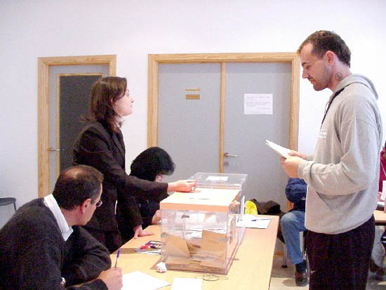 El PSOE de Totana celebra la victoria de su formacin en las elecciones generales del pasado 14 de marzo, Foto 7