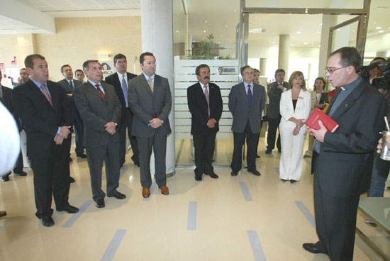 Numerosas personas asistieron a la inauguración oficial del Hotel Executive Sport y el complejo Centro Es Ocio, Foto 5