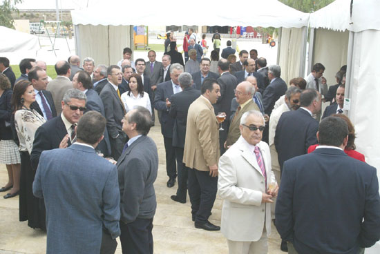 Numerosas personas asistieron a la inauguracin oficial del Hotel Executive Sport y el complejo Centro Es Ocio, Foto 4