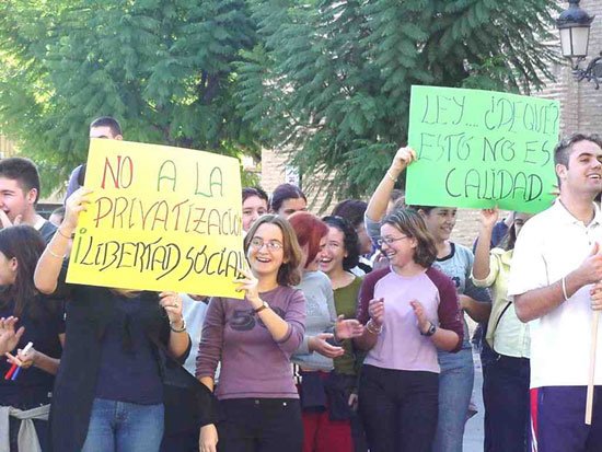La jornada de huelga en la Educación se deja sentir en Totana, Foto 1