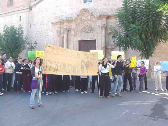 La jornada de huelga en la Educación se deja sentir en Totana, Foto 2