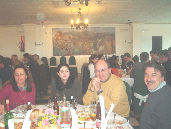Cientos de personas asistieron al acto central del cincuenta aniversario del instituto «Juan de la Cierva y Codorníu», Foto 3