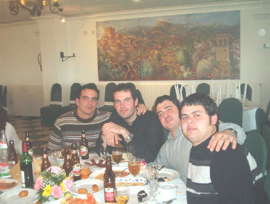 Cientos de personas asistieron al acto central del cincuenta aniversario del instituto «Juan de la Cierva y Codorníu», Foto 2