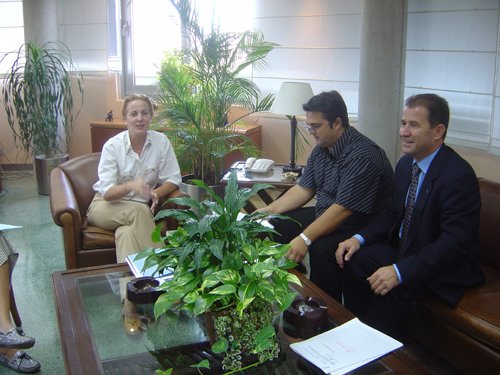 El alcalde pide a la consejera de Poltica Social el aumento de plazas conveniadas en la residencia La Pursima, Foto 1