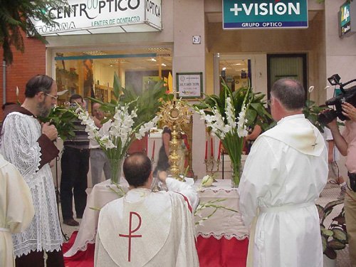La procesión del Lunes de los Frailes recorrió las calles de la localidad, Foto 3