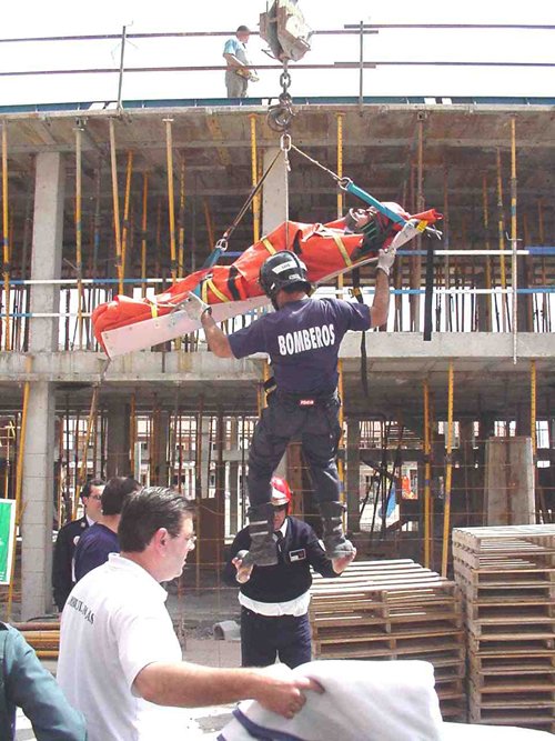 Un trabajador de la construcción resultó herido en Totana, Foto 1