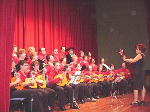 Tres coros totaneros pusieron lo mejor de sí sobre el escenario, Foto 2