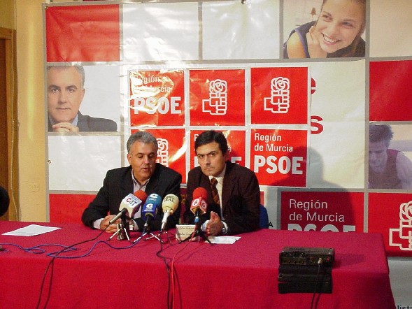 El candidato nmero uno al Congreso de los Diputados por el PSRM-PSOE para las prximas elecciones visita Totana, Foto 1