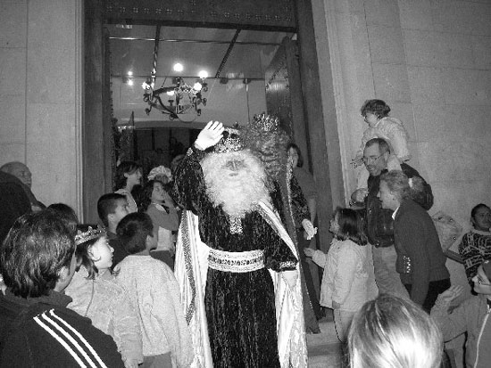 Los Reyes Magos llenaron de ilusin los hogares de los nios totaneros, Foto 2