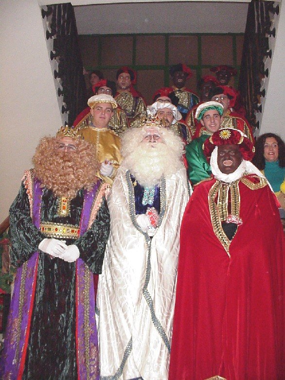 Los Reyes Magos de Oriente visitaron la localidad y llenaron de ilusin las calles de Totana, Foto 2