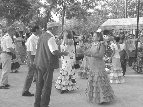 La Peña Rociera volvió a llenar de luz y color el Santuario de La Santa con su ya tradicional romería, Foto 1