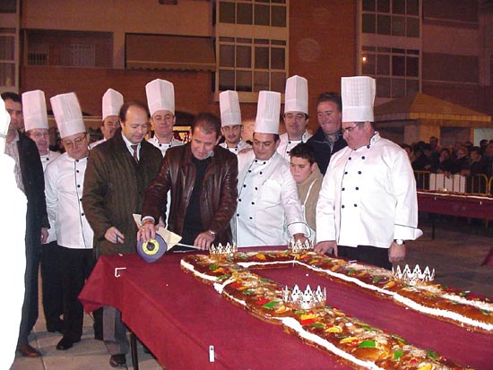 Un roscón de Reyes gigante llena la Balsa Vieja, Foto 3