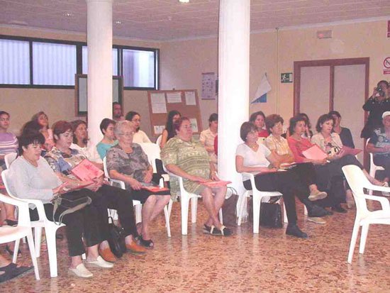 Unas cuarenta personas participan en el III Encuentro de voluntariado con la participacin de la familia y la comunidad, Foto 1