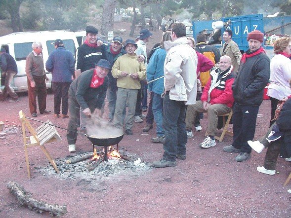 Santa Eulalia de Mrida bajo de su Santuario arropada por el calor de ms de 8.000 personas, Foto 7