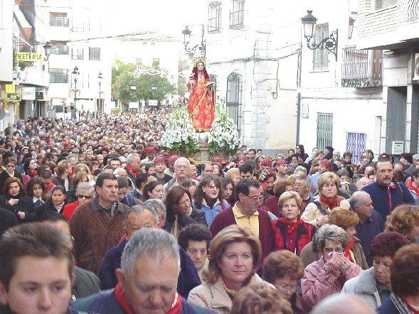 Santa Eulalia de Mrida regres a su ermita en medio del calor de miles de personas y del ambiente jubilar, Foto 2