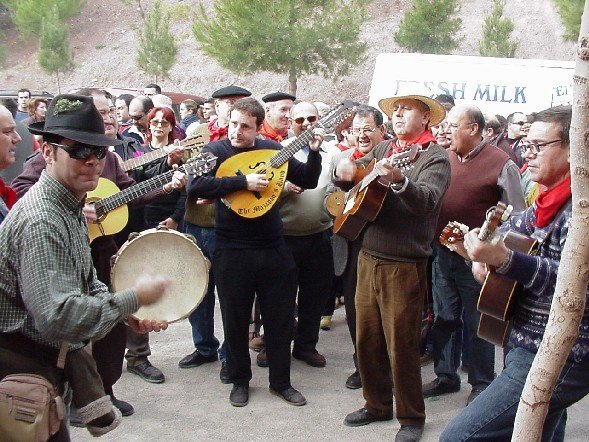 Santa Eulalia de Mrida regres a su ermita en medio del calor de miles de personas y del ambiente jubilar, Foto 3