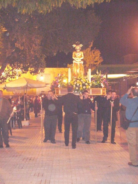 Numerosos fieles acompaaron con cirios la procesin de Lunes Santo, Foto 4