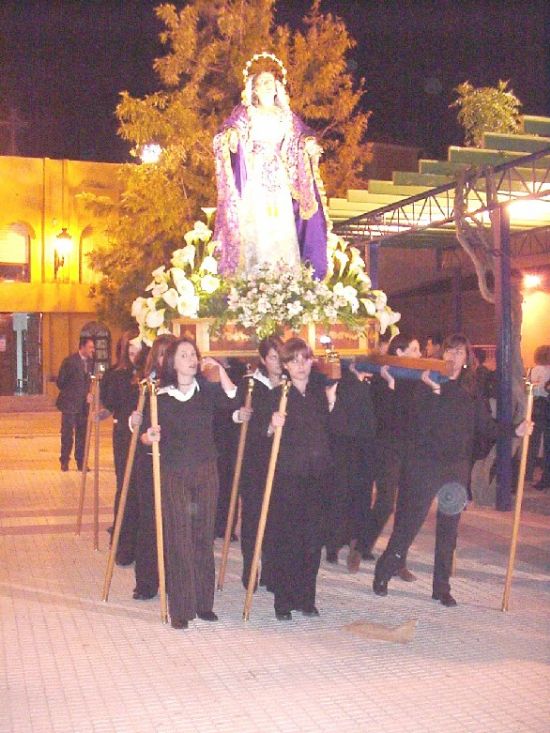 Numerosos fieles acompaaron con cirios la procesin de Lunes Santo, Foto 7